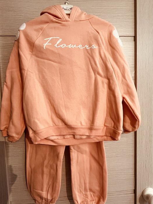 Продам детские костюмы