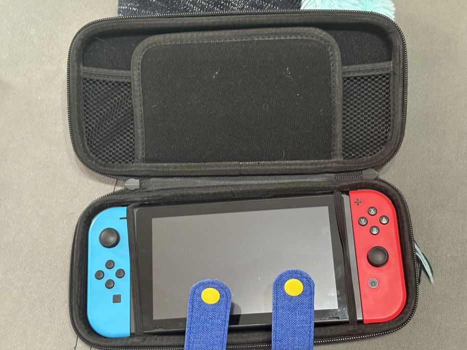 Продавам nintendo switch