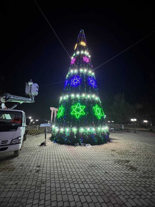 Установка новогодних ёлок || Yangi yil archasini o'rnatish