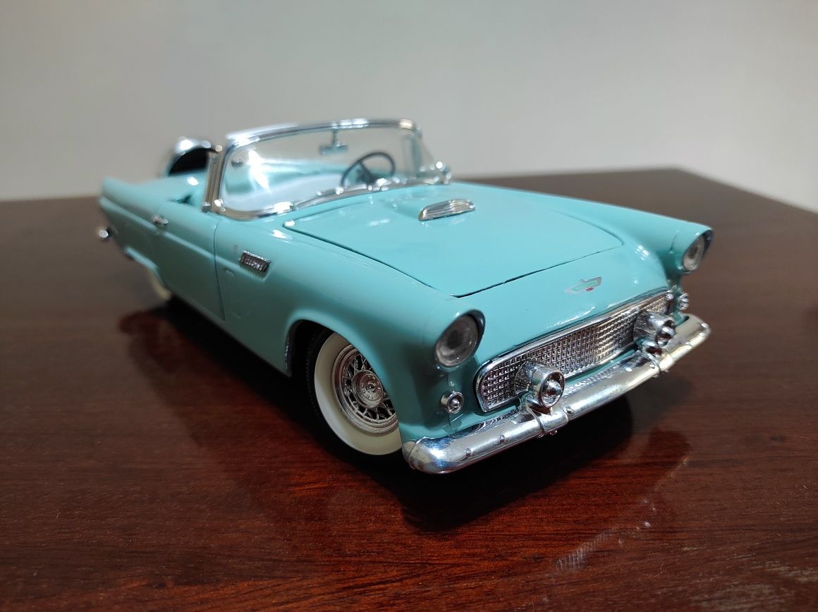 Machetă 1955 Ford Thunderbird, by Revell.