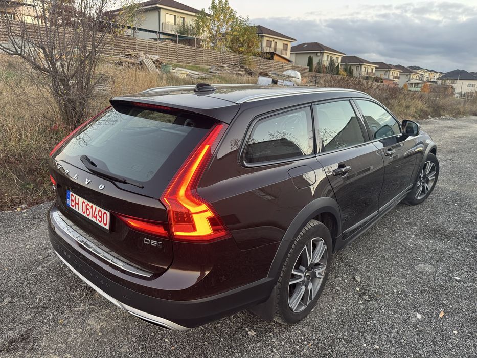 Volvo v90 Cross Country 235cp 4x4