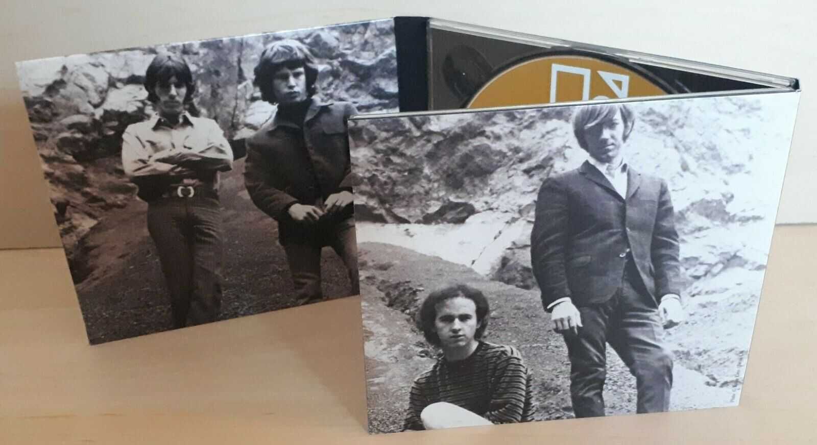 Продам фирменные  альбомы группы "THE DOORS"