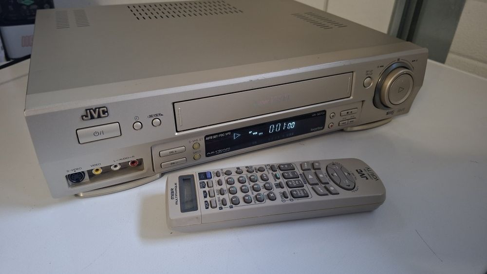 JVC HR S6700 S-VHS impecabil ca nou