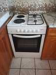 Готварска печка (ток/газ) Crown CR-6060V , 2 газ 2ток , Бяла
