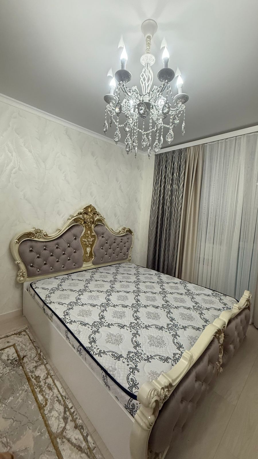 Продаётся кровать с матрасом 180/200
