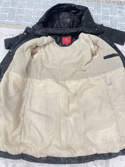 Продам зимнюю куртку для девочек 12-14 лет