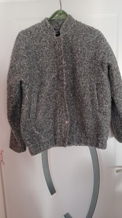 Дамски якета отговарят на размер М-Л