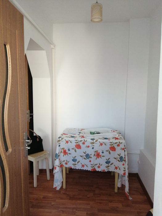 Garsonieră de vinzare în Tg Jiu pe strada constructorilor etaj 2, conf