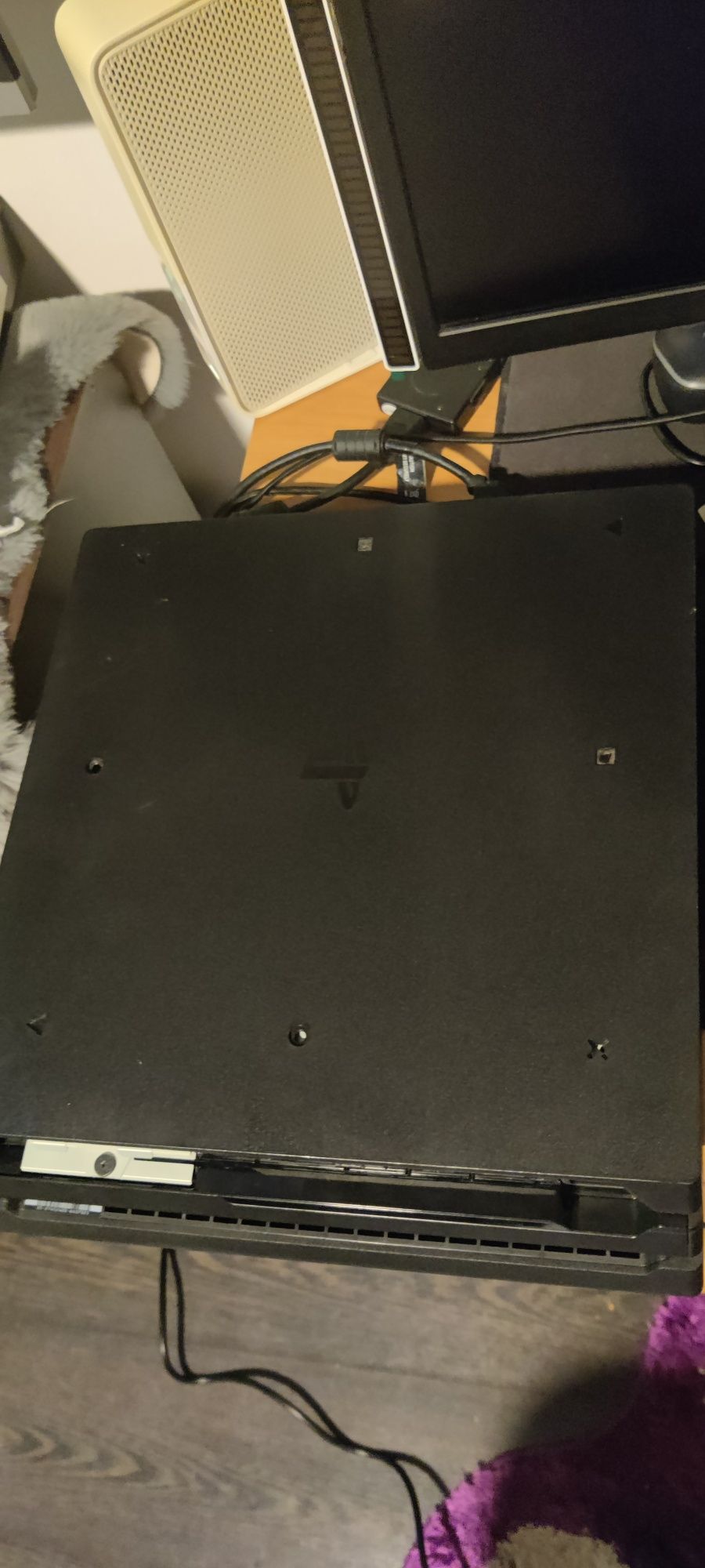 PS4 pro unitatea blue ray defectă