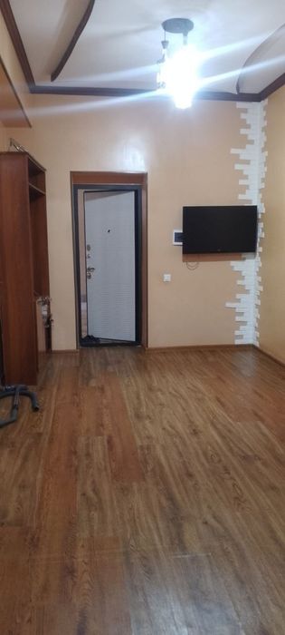 Элитний домда жойлашган 3 хонали квартира ижарага берилади