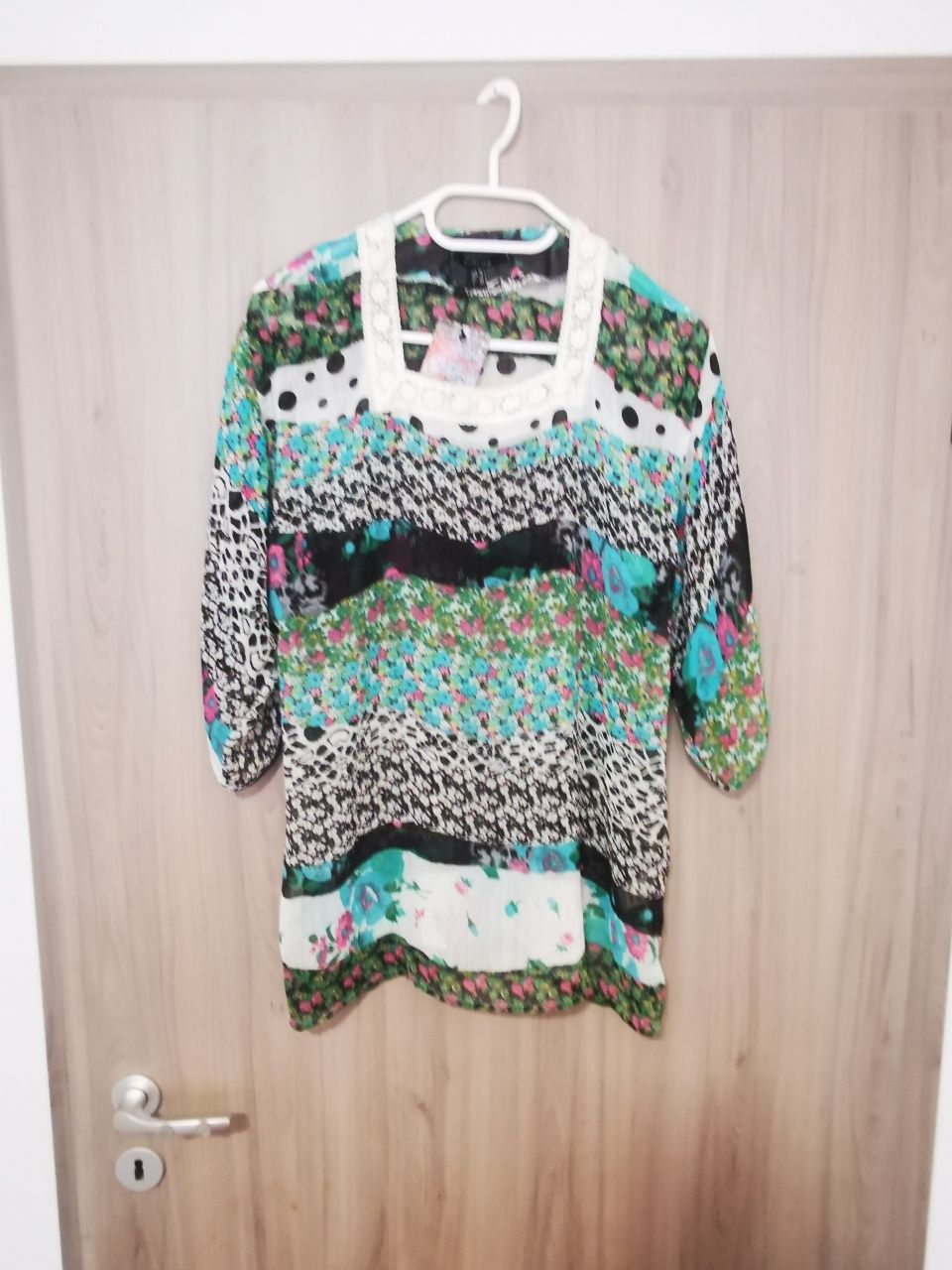 Bluza  nouă cu etichetă, mărimea 40