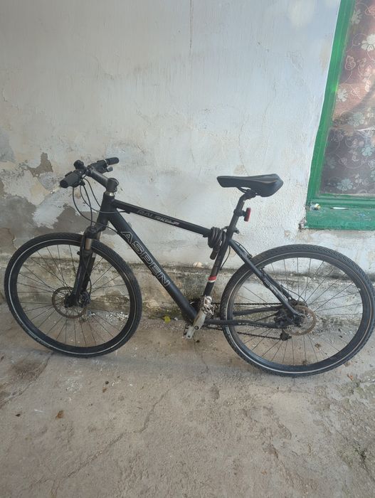 Vand bicicleta Aspen cu cadru din aluminiu echipata full Shimano