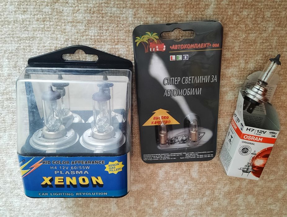 3 броя стойки за телефон и много крушки за автомобил-промоция !