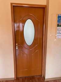 Дверь деревянный