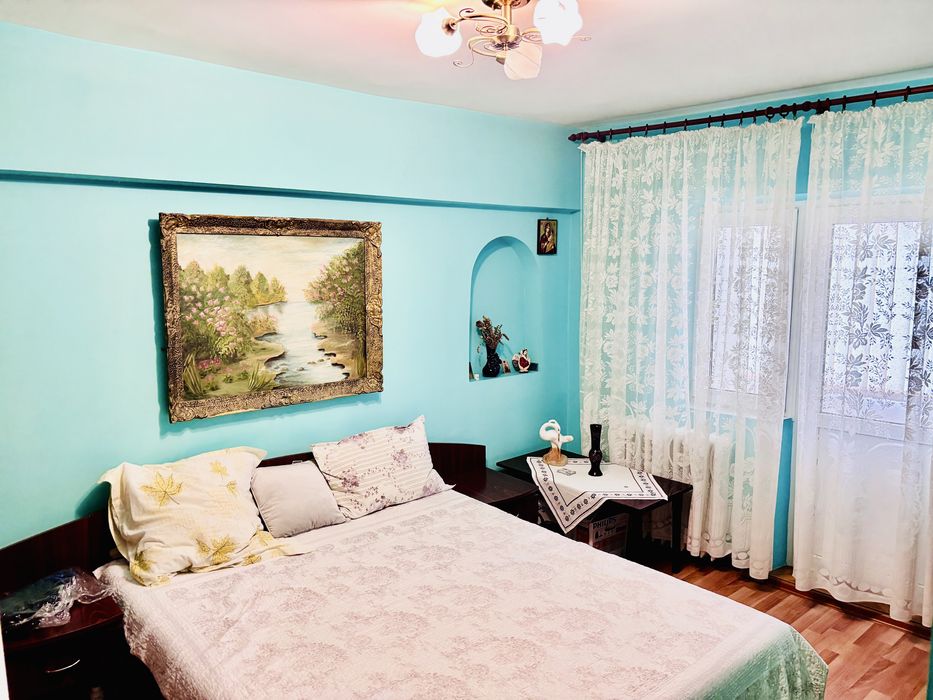 Apartament 3 camere, Decomandat, Centru