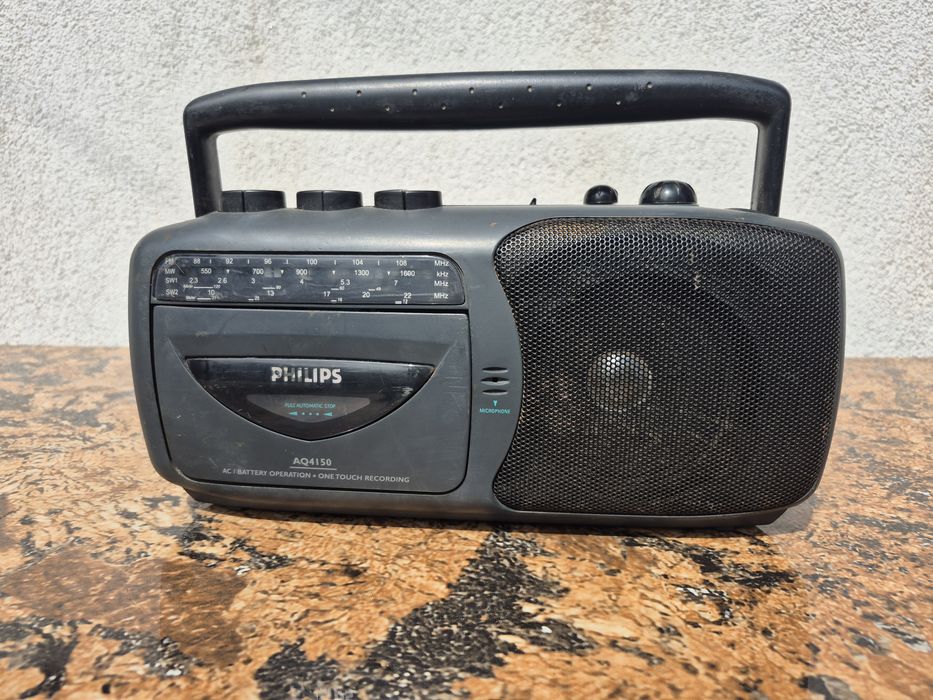 Vând Radio casetofon marca Philips model  AQ 4150