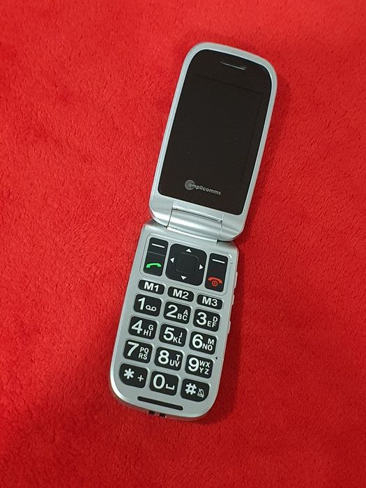 Super telefon M1, M2 ,M3  cu clapeta cu display destul de generos . Du