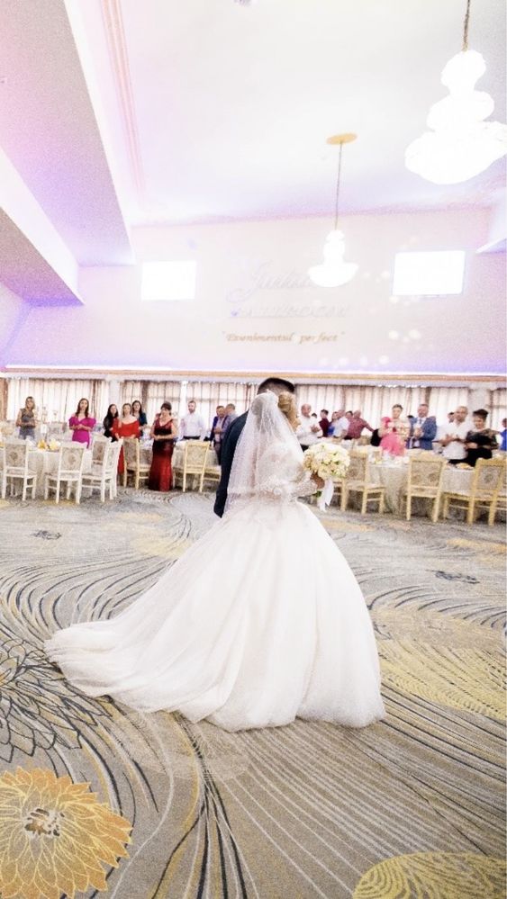 Rochie mireasa stil printesa