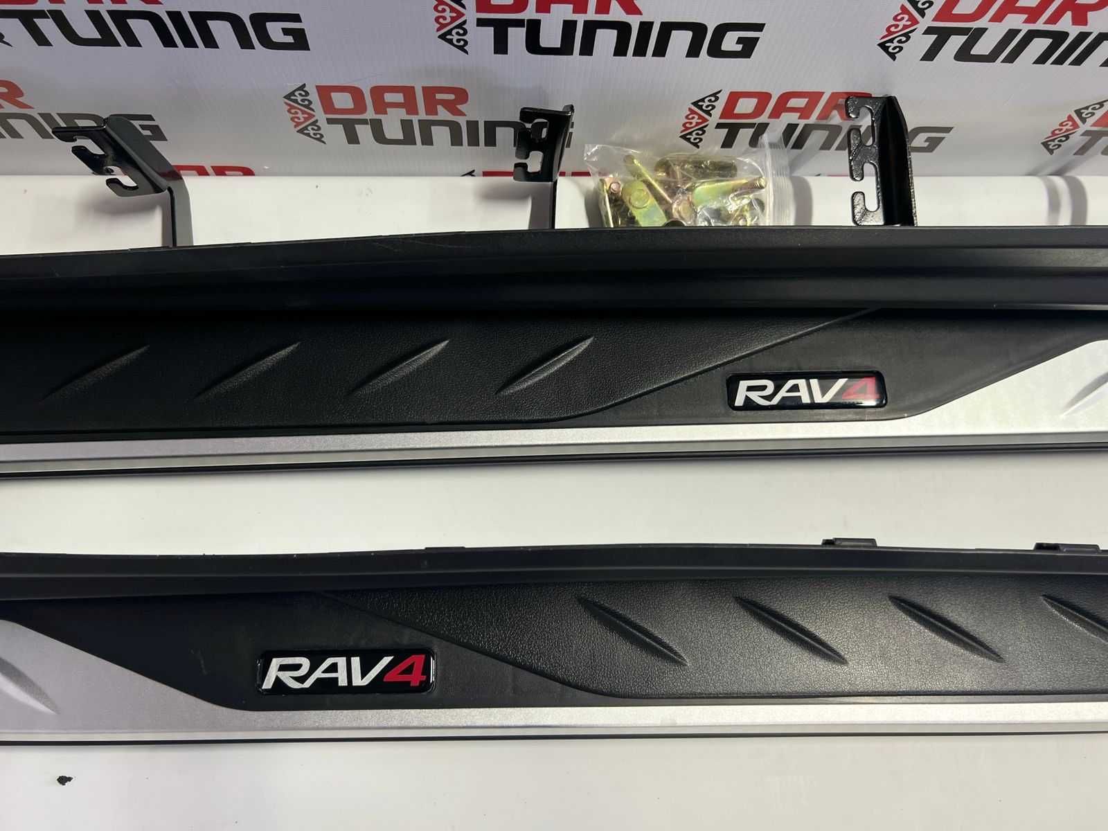 Порог подножки Toyota RAV4