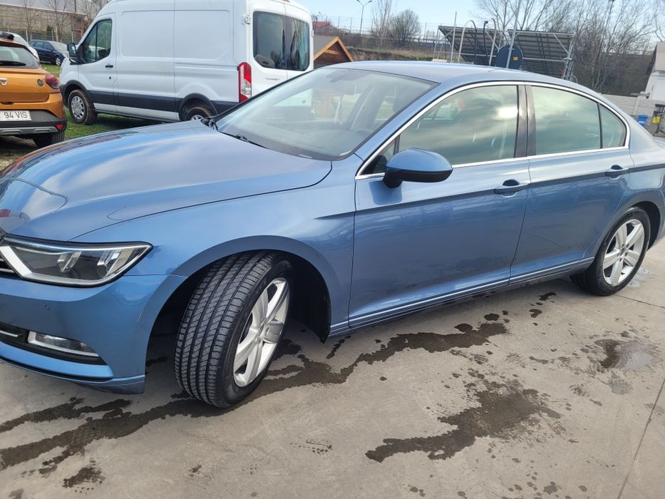 Vind Passat b8 an fabricație 2015 euro 6 pret 9300 euro