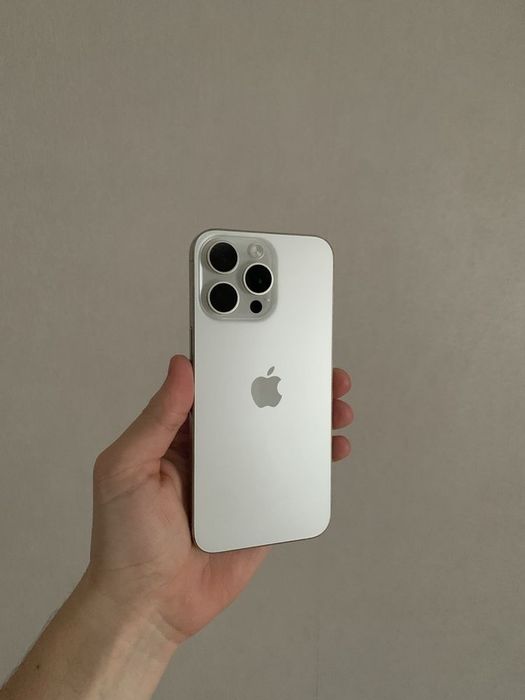 iPhone 15 Pro Max White Titanium 90%