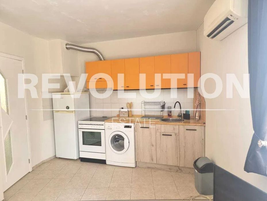 Двустаен апартамент в района на Център!