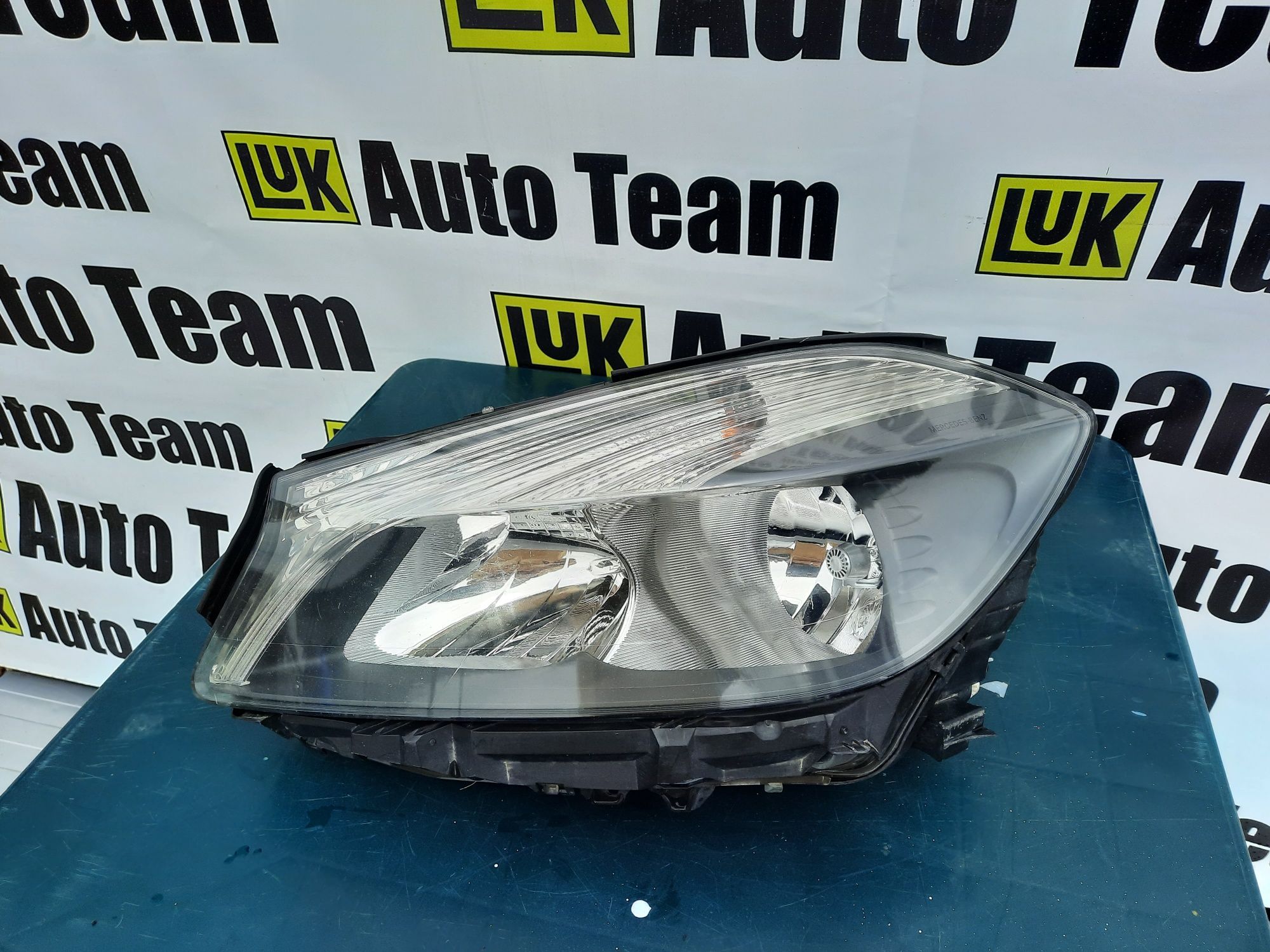 Far stanga mercedes a class w176 halogen 2016 2017 / 2018 2019