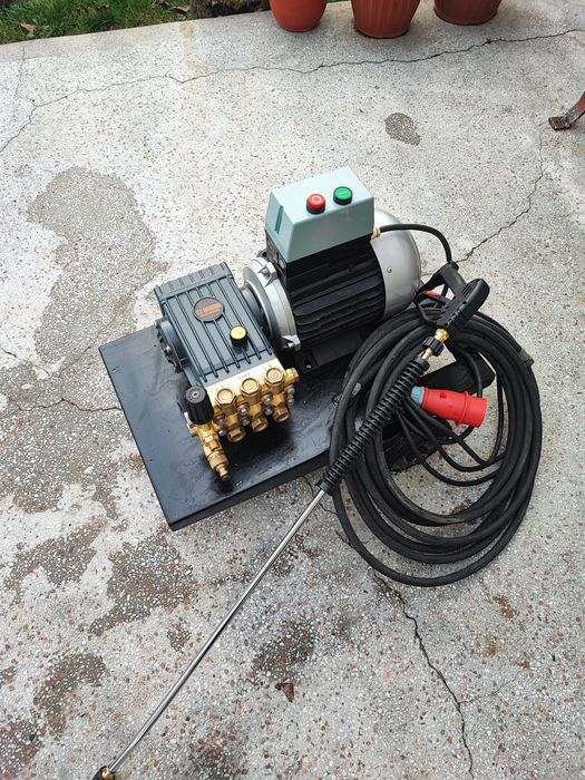 Grup de pompare presiune trifazic Interpump WS 151