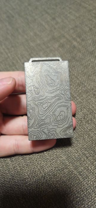 Cutie metalica din Titanium maratac