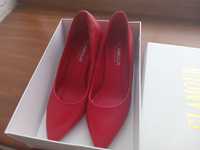 Туфли ,новые,женские, красного цвета
