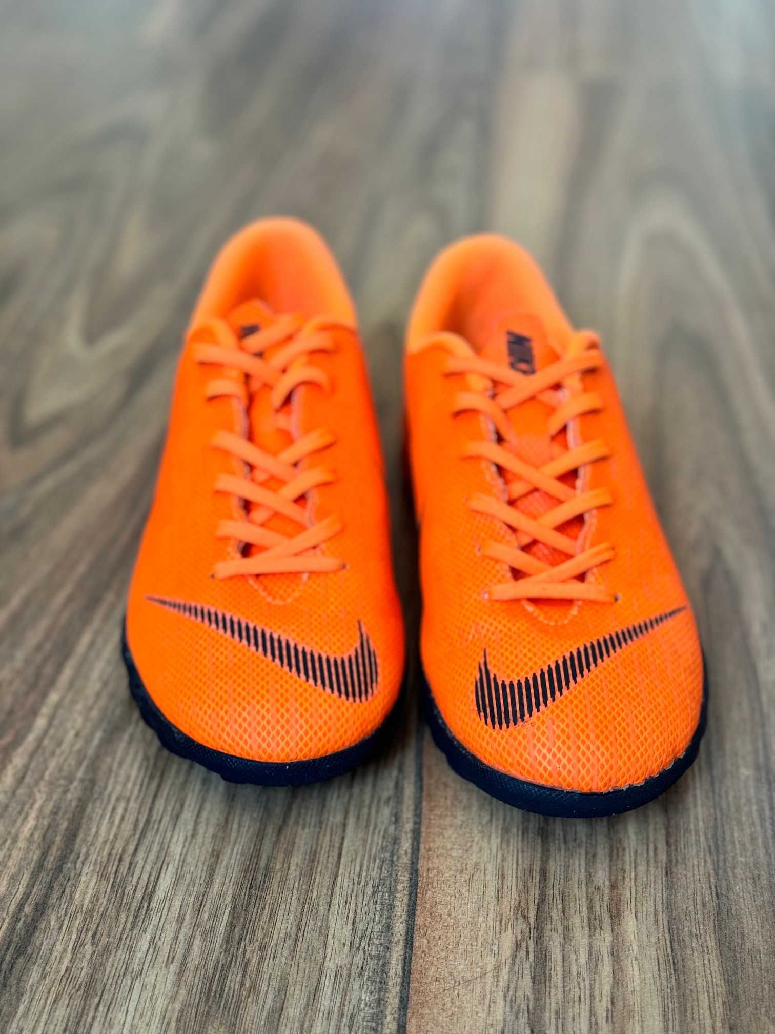 Adidasi / ghete fotbal baieti Nike- 36- foarte bine intretinuti