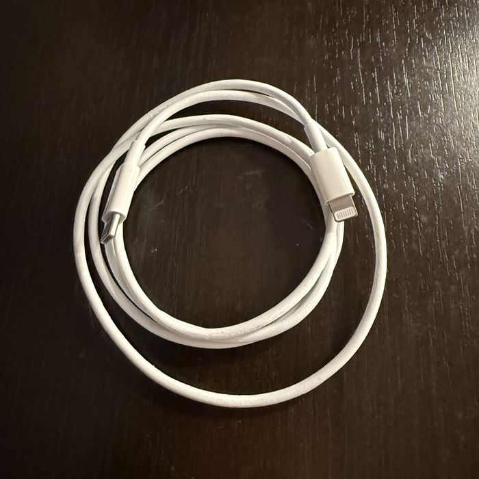 Cablu original Apple USB-C / Lightning nou-nout
