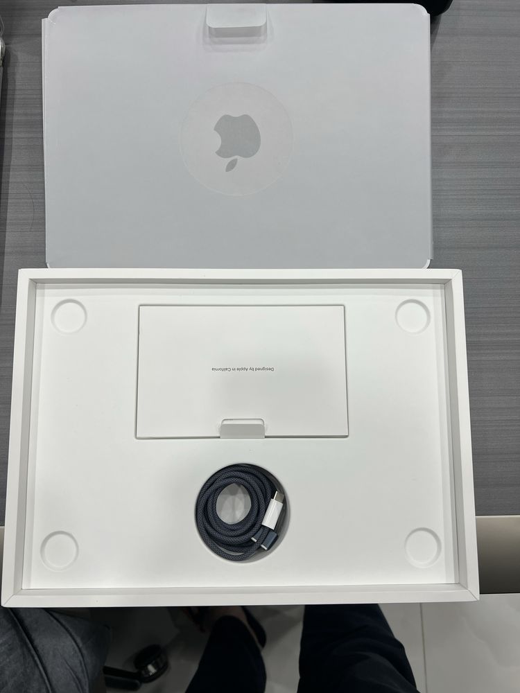 Macbook Air 13,6 M2