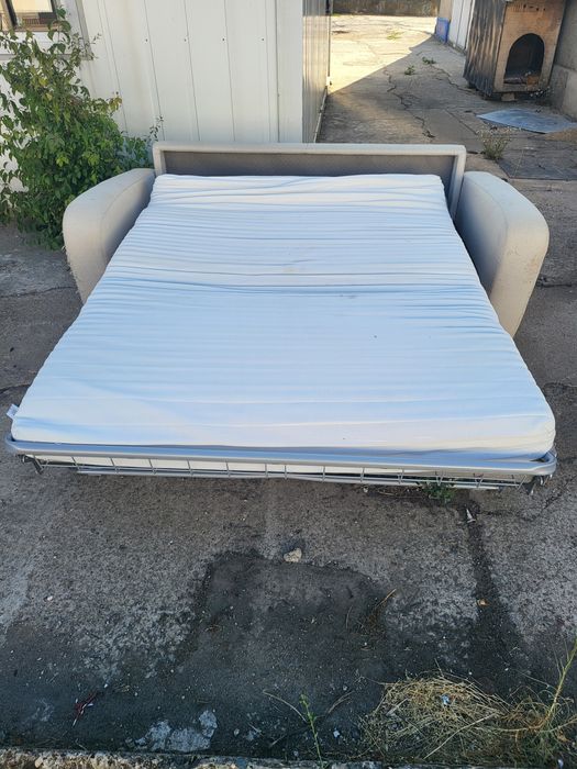 Vand canapea extensibila tip pat