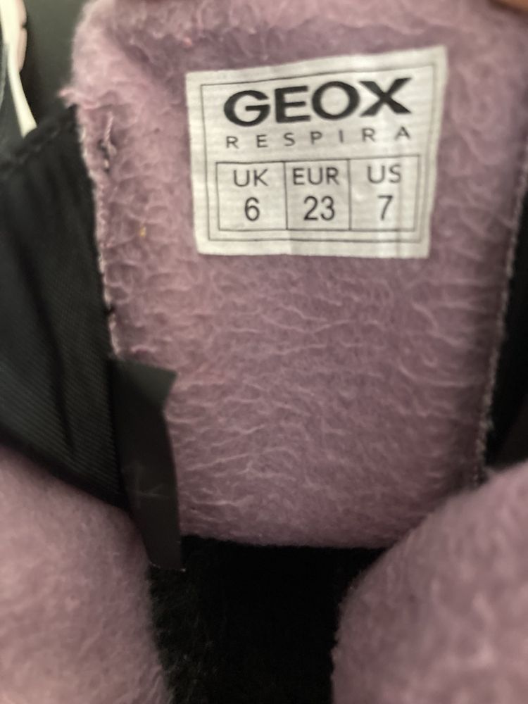 Geox- ботушки с фигурална шарк