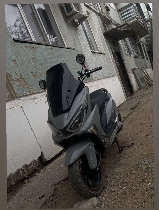 Продам скутер Maxsi 150c  В идеальном состоянии пробег 4500км