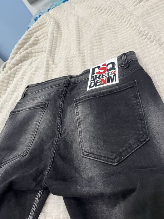 Дънки на Dsquared2