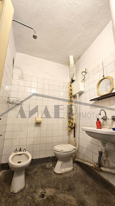 Продава се Двустаен апартамент в Пловдив, Младежки Хълм - 68 кв.м за 1883 €/кв.м - Снимка #12