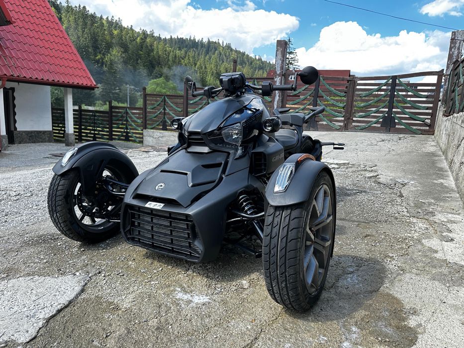 Can-Am Ryker 900 STD 923 km / Se conduce cu B