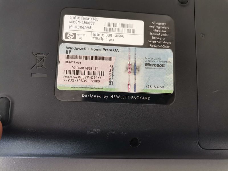Лаптоп - Compaq intel caleron 900