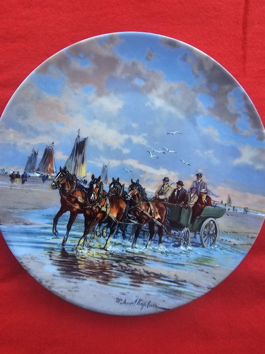 Колекционерска чиния