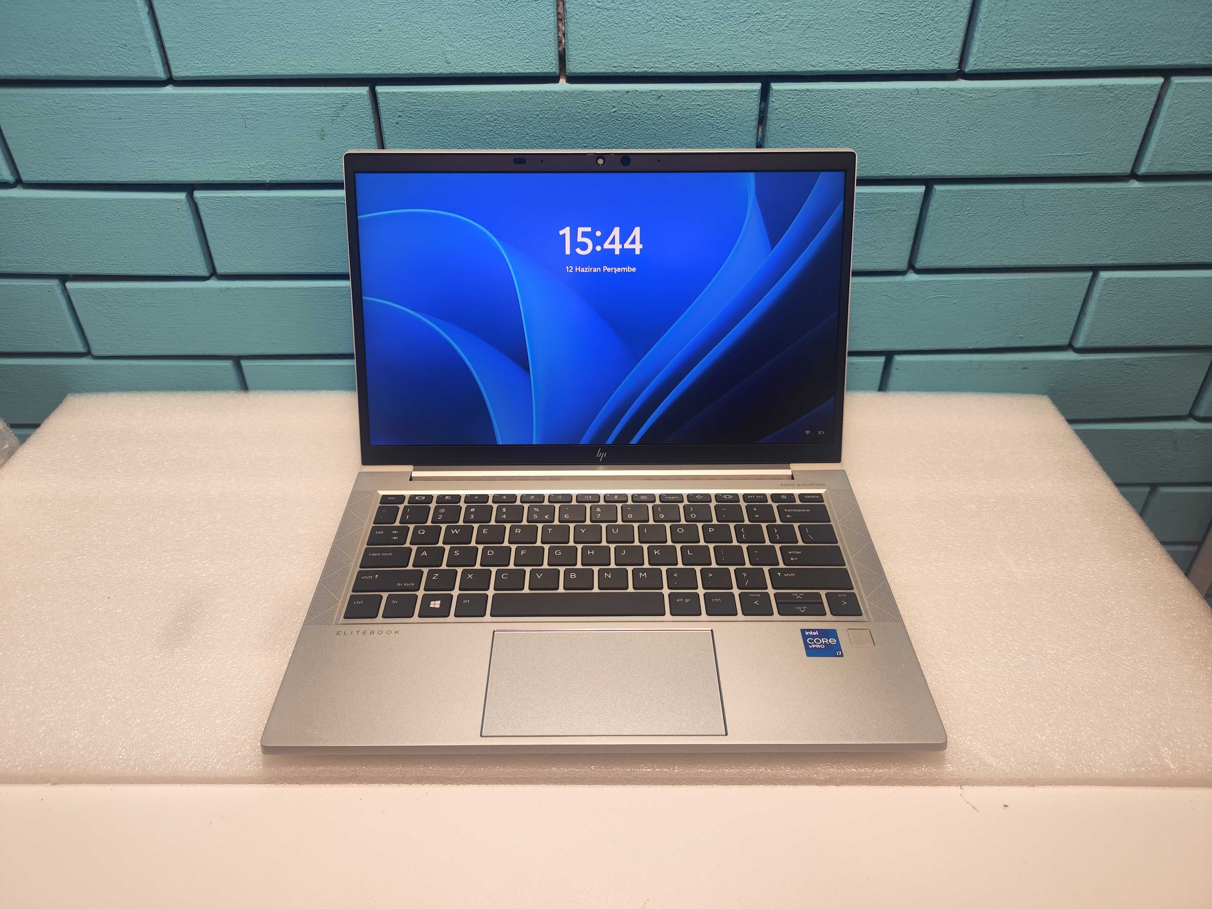 HP EliteBook 830 G8 – i7-1185G7 vPro, 16GB RAM, 512GB SSD, 13.3" FHD