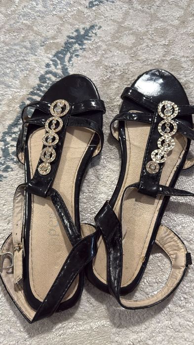 Обувь женская в хорошем состоянии