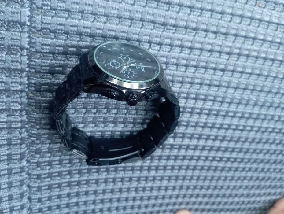 Кул соат сотилади TISSOT