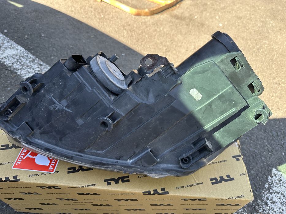 Vand far dreapta Golf 6 europa