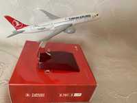 Метален модел на самолет Boeing 787-9 Dreamliner на Turkish Airlines