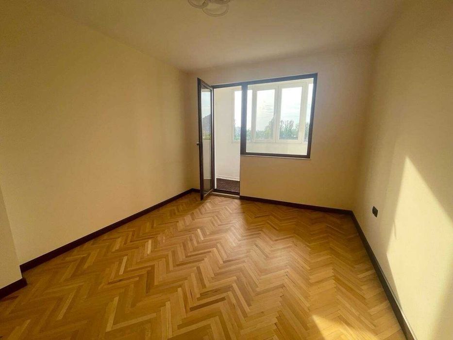 Продава се Тристаен апартамент в Пловдив, Кючук Париж - 51 кв.м за 2451 €/кв.м - Снимка #4