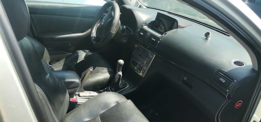 Тойота Авенсис 2005г.
