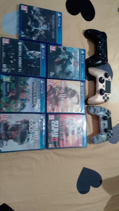 Vând PS4 pro aproape nou