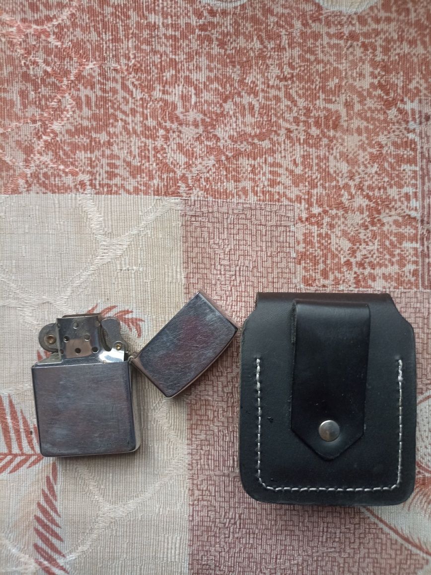 Зажигалка Zippo .
